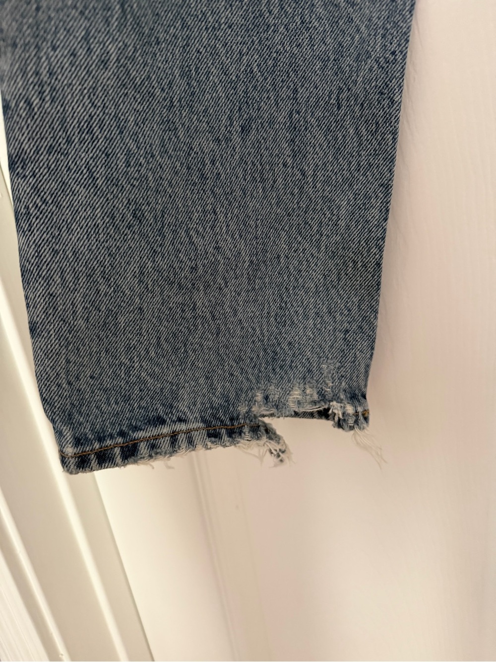 Agolde Riley High Rise Crop Jeans - Button Fly - Picture 8 of 11